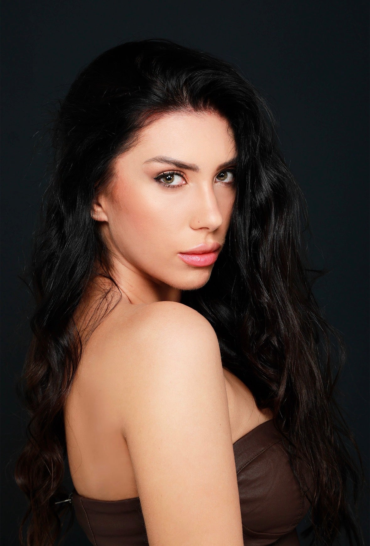 Dubai Model & Creator | Paula