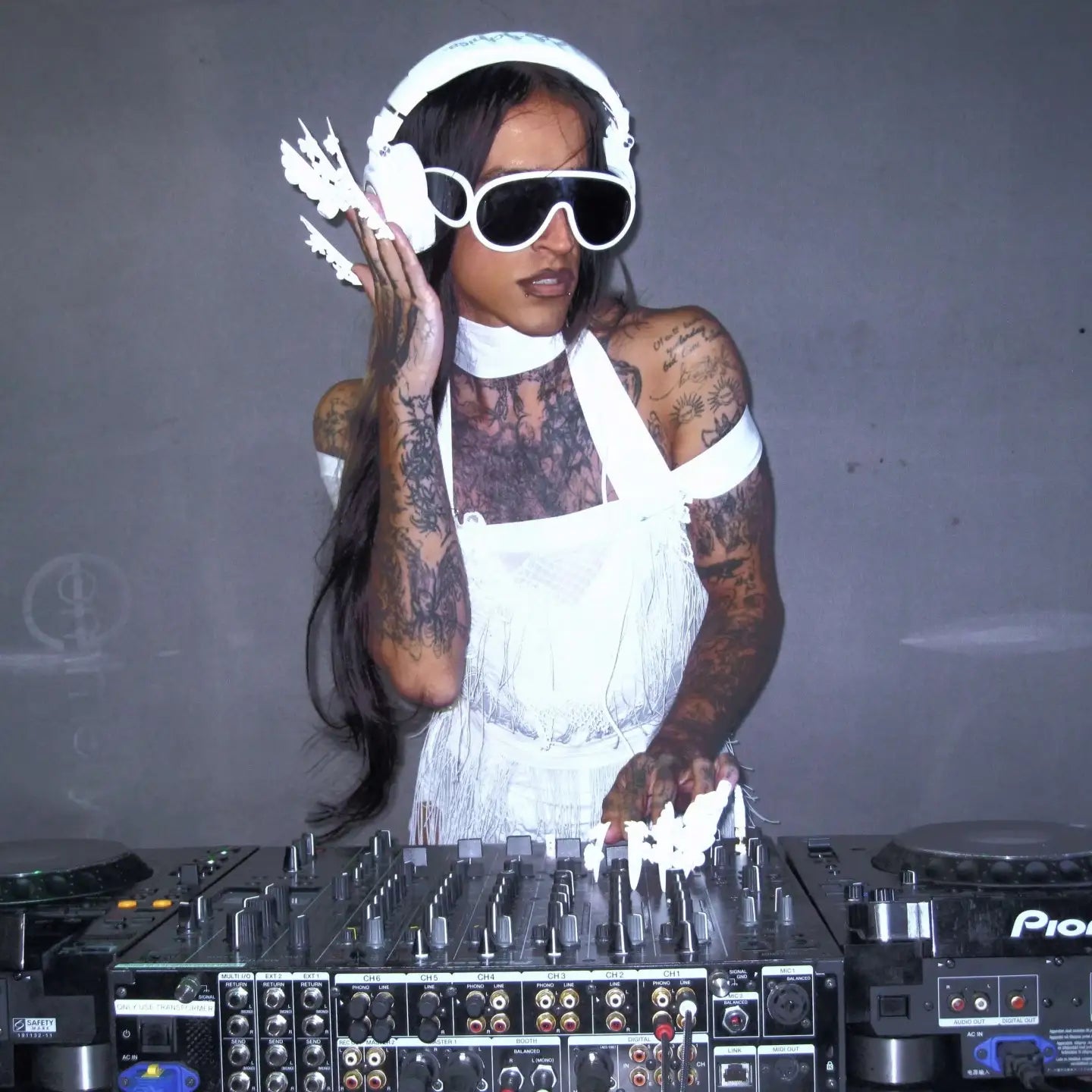 Abu Dhabi DJ | Zena
