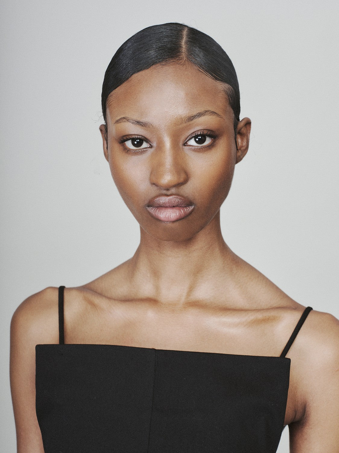 Dubai Model | Bellamy