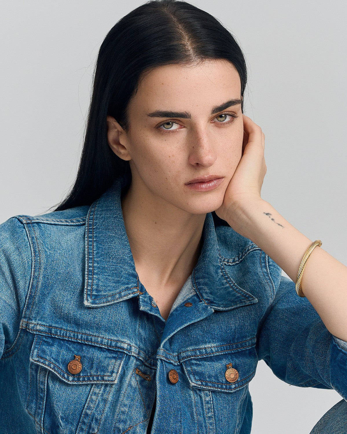 Abu Dhabi Model | Alira